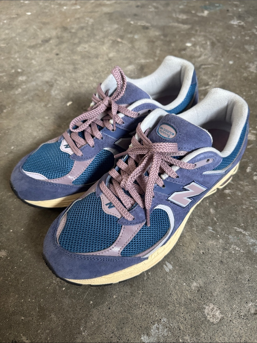 New Balance 2002R Sneakers